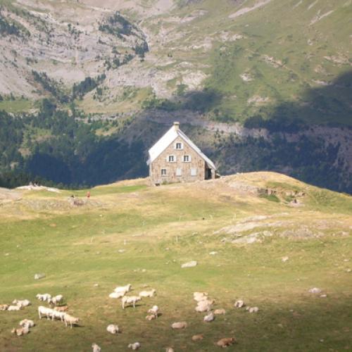 refuge-espuguettes-c-j.burre-espagnou-parc-national-des-pyrenees.jpg