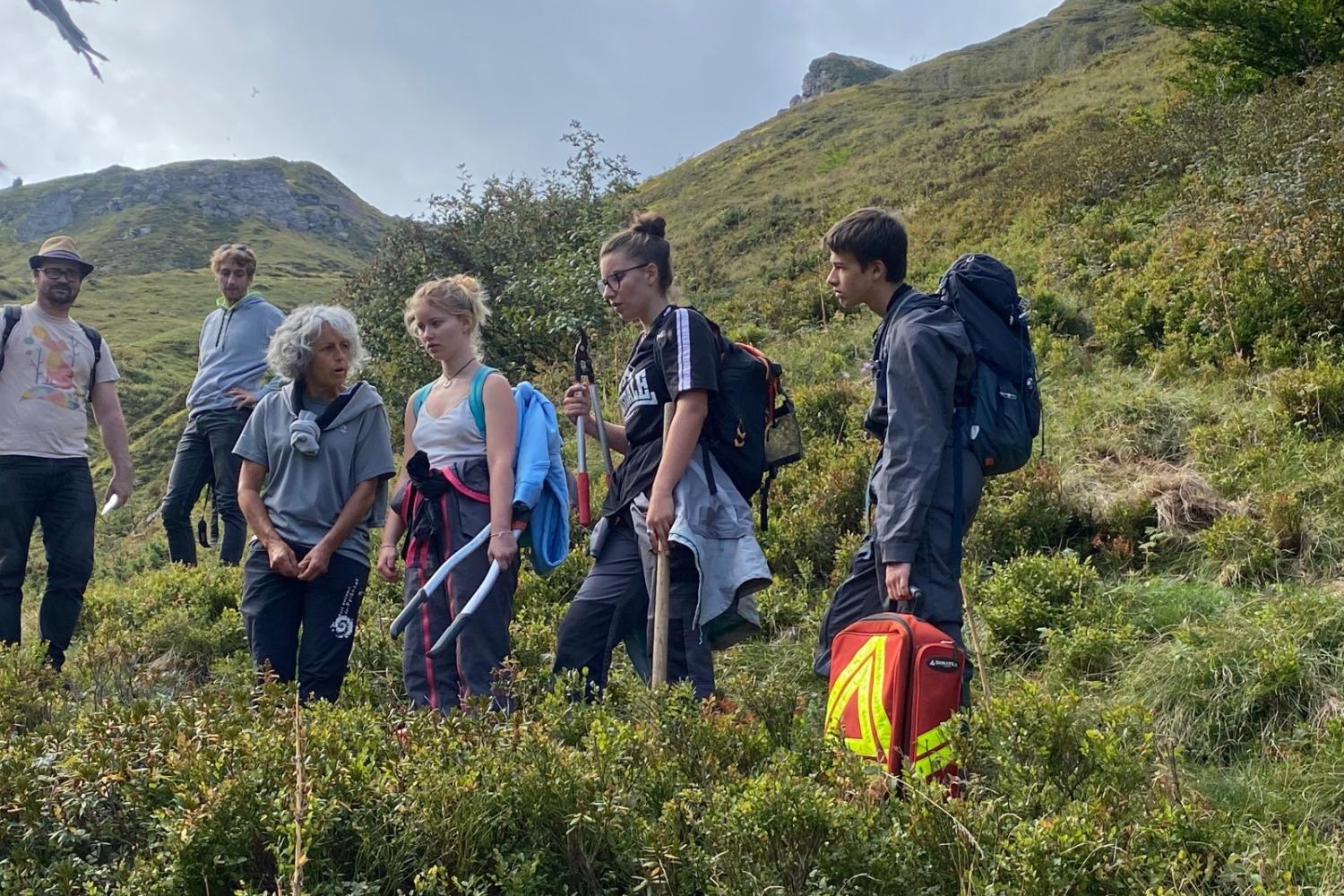 Formation des élèves du lycée de Soeix lors de l'ouverture des milieux au Lazaque (vallée d'Aspe)