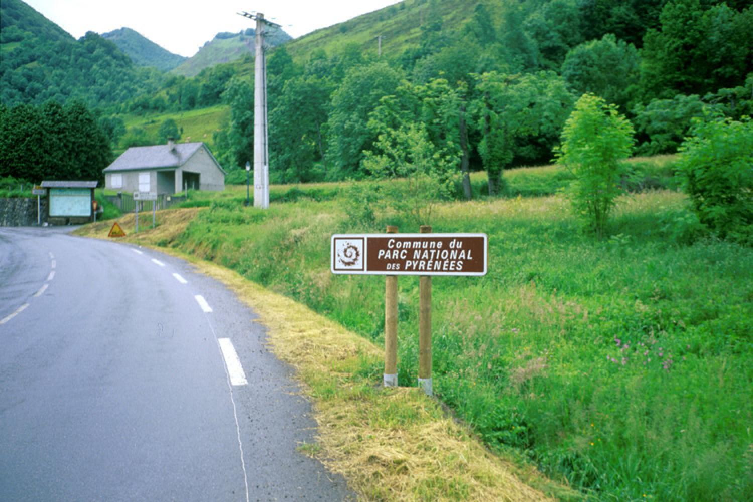 panneau-de-signaletique-du-pnp-vallee-darrens-tribot-laspiere-dominique.jpg